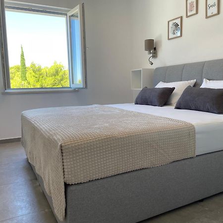 Sandra Apartments Макарська Екстер'єр фото