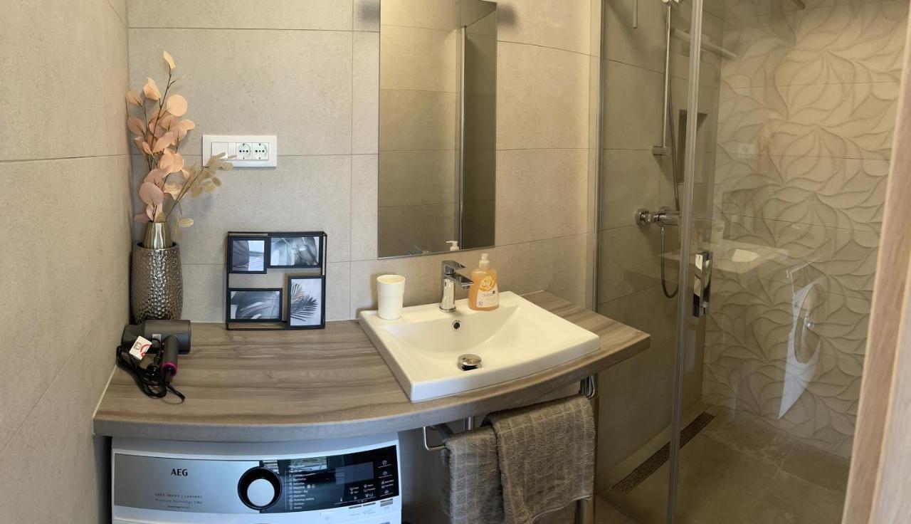 Sandra Apartments Макарська Екстер'єр фото